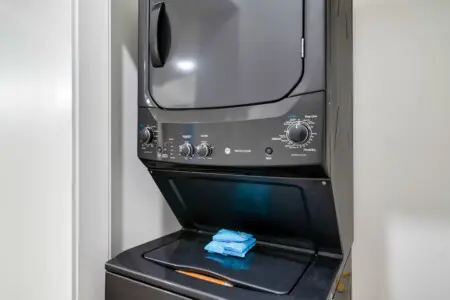 bw86a0xgygvahmsfshuv.jpg