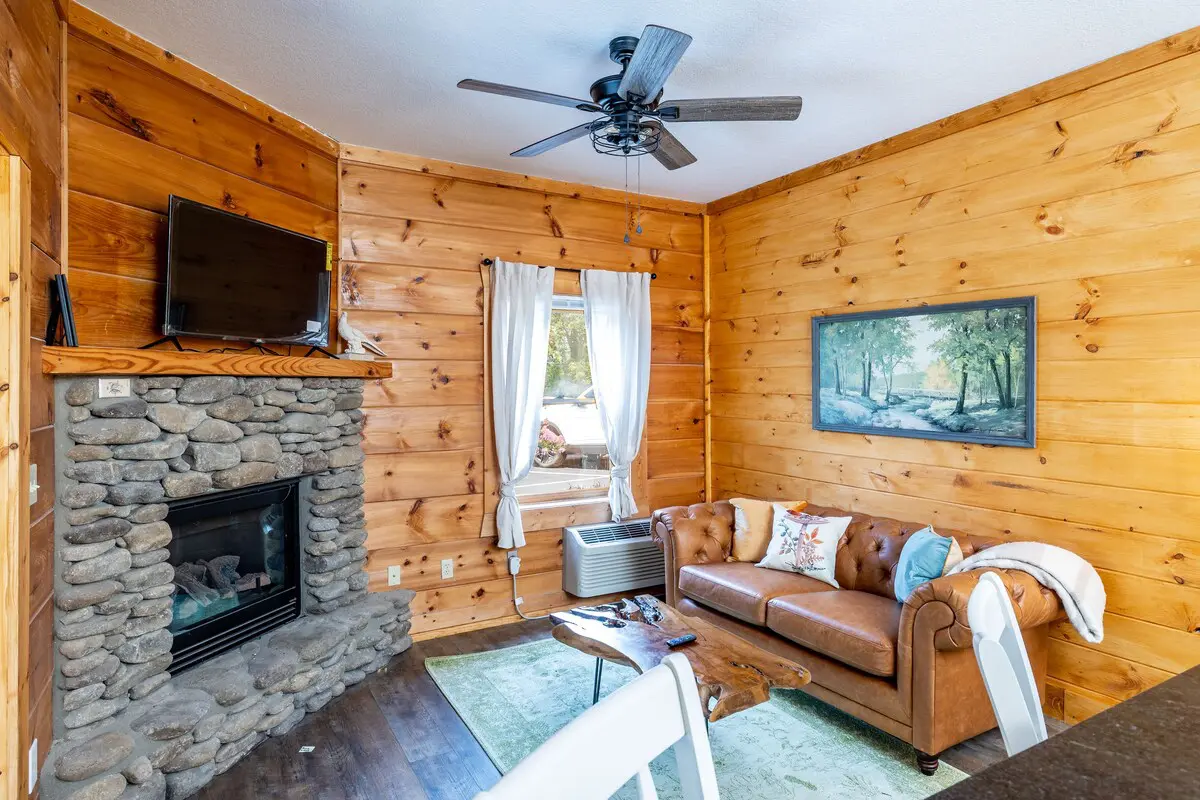 original 696220492771467390 1472845198