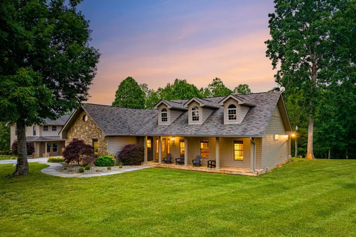 original 1025427385443200558 1802107316